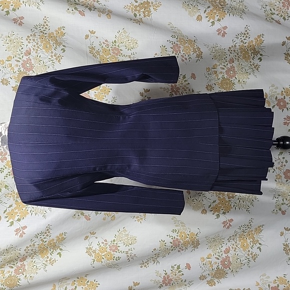 Vtg. 3 pc double breasted pinstripe suit - Picture 4 of 12